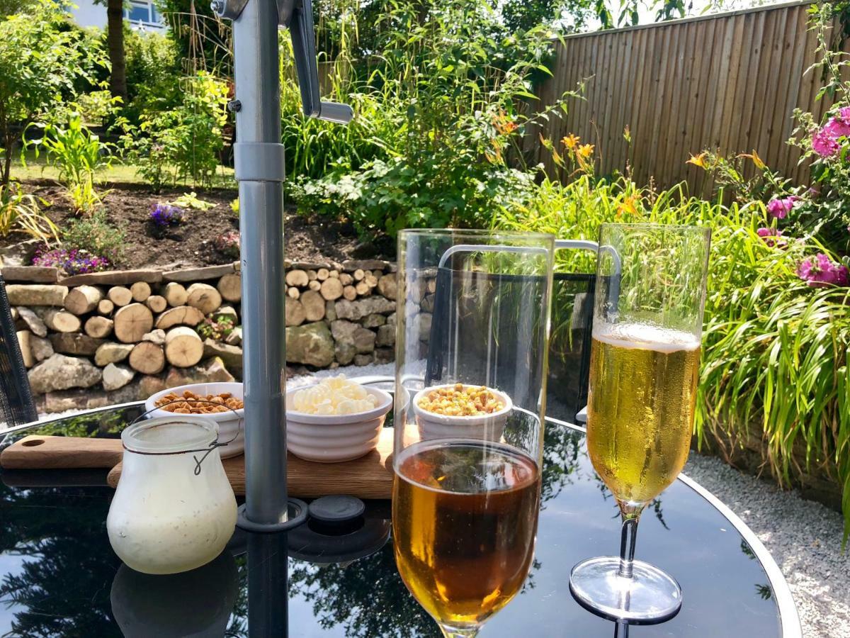 The Niche Bed & Breakfast Eastbourne Bagian luar foto