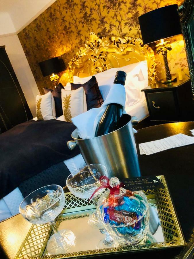 The Niche Bed & Breakfast Eastbourne Bagian luar foto