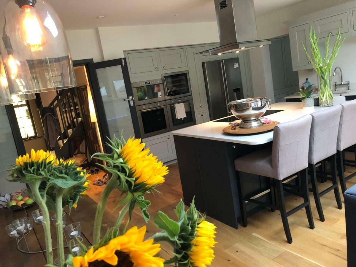 The Niche Bed & Breakfast Eastbourne Bagian luar foto