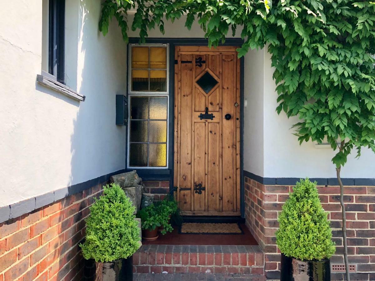 The Niche Bed & Breakfast Eastbourne Bagian luar foto