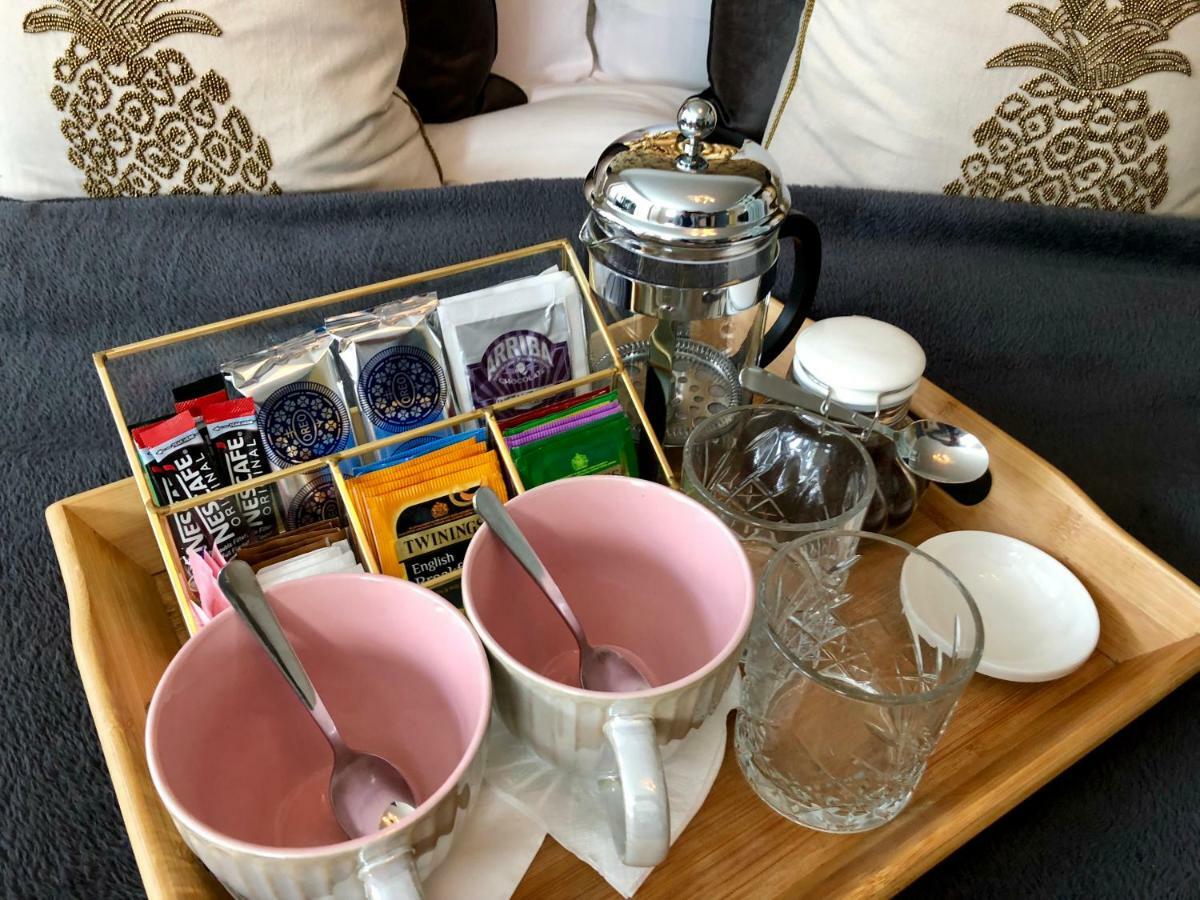 The Niche Bed & Breakfast Eastbourne Bagian luar foto